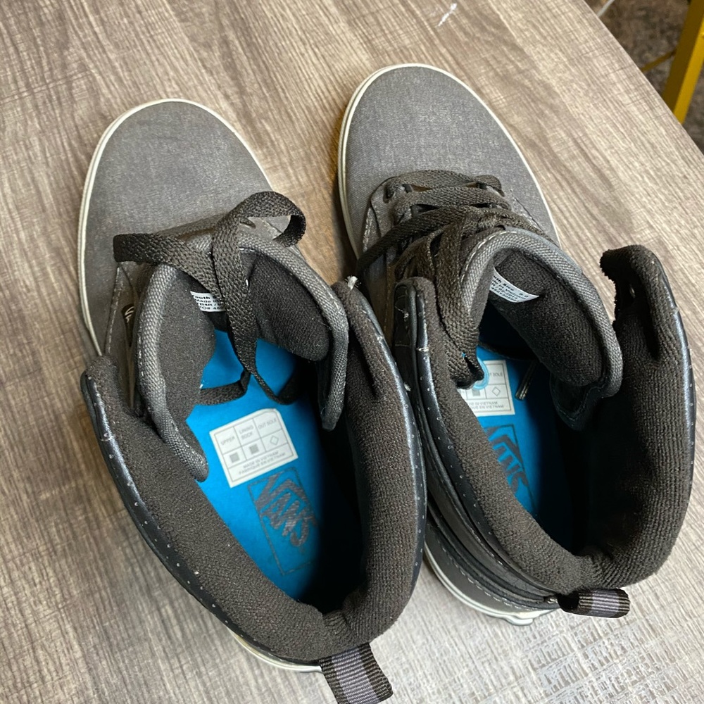 Gently used| VANS WOMEN SHOES - Picture 5 of 5